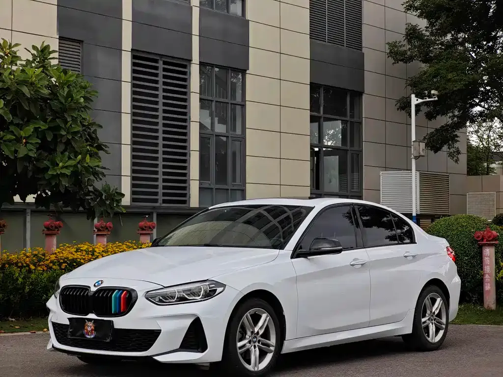 BMW 1 Series — фото 1