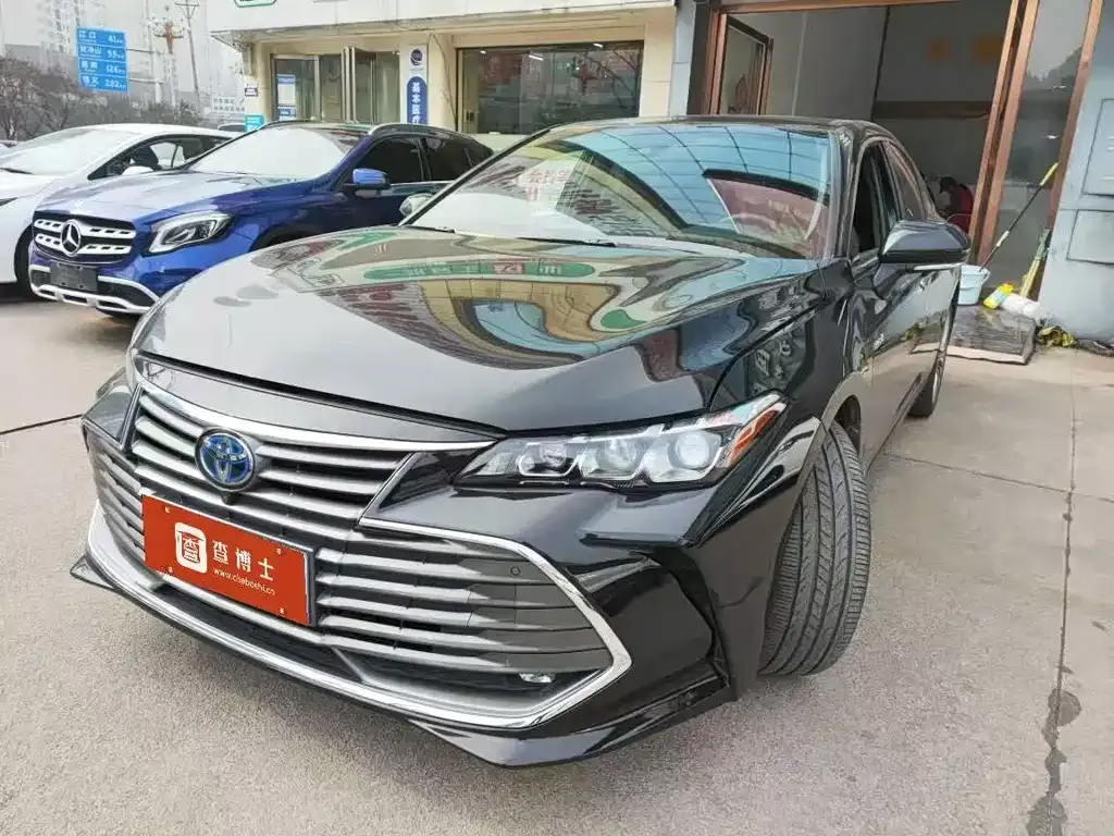 Toyota Avalon — фото 1