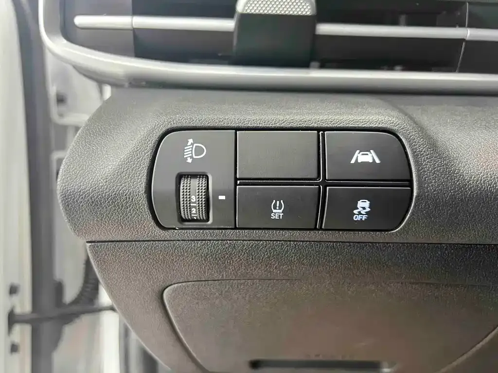 Hyundai Elantra — фото 8