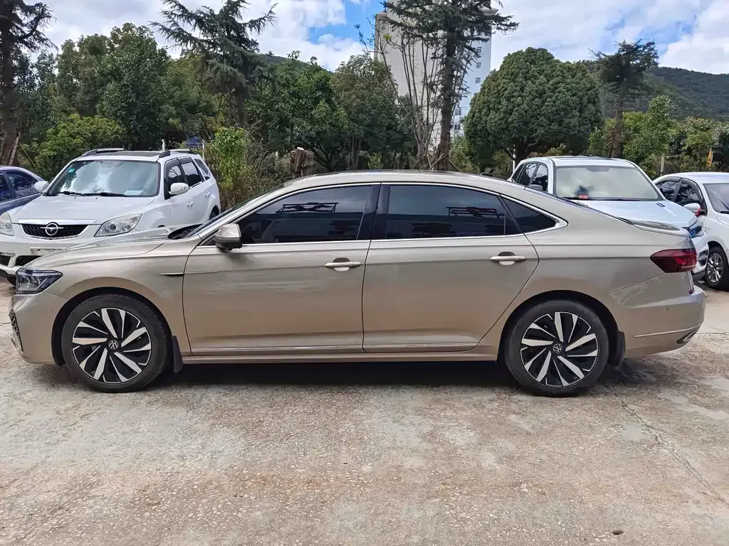 Volkswagen Passat — фото 4