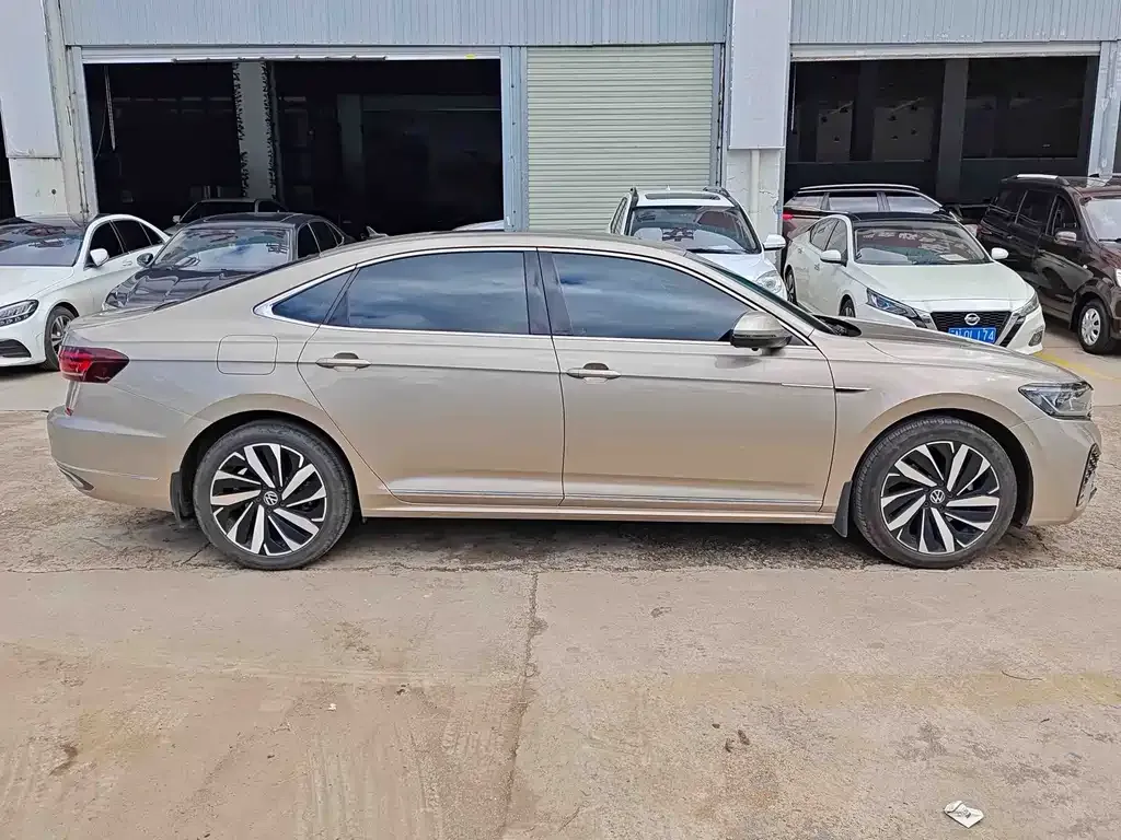 Volkswagen Passat — фото 5
