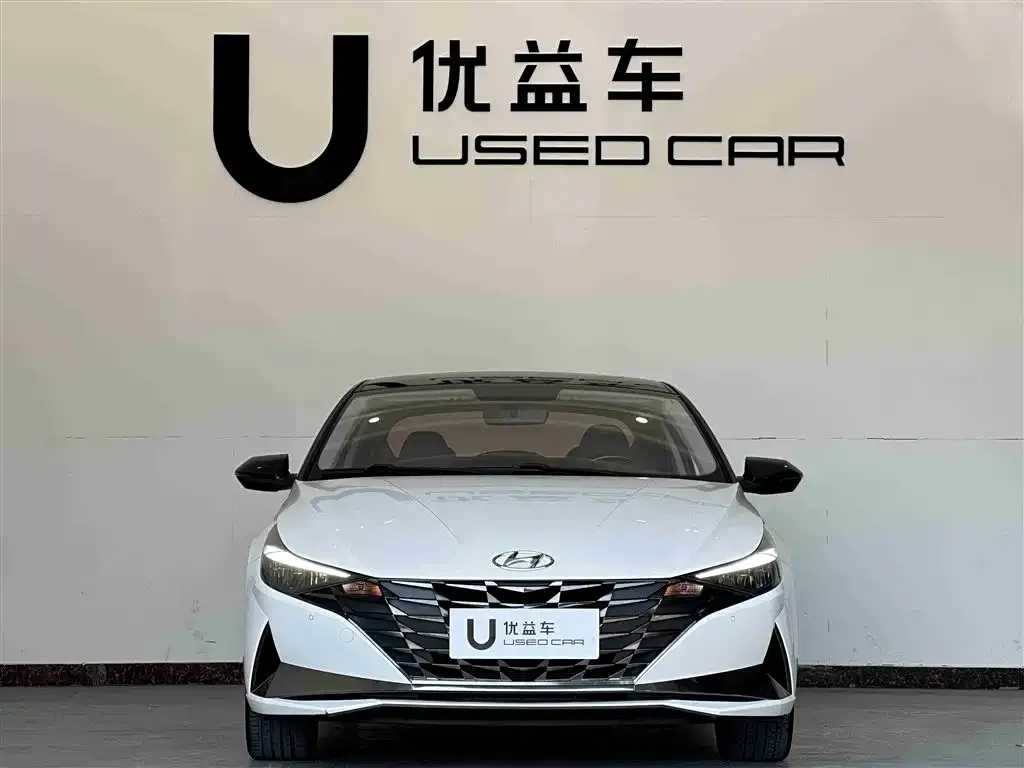 Hyundai Elantra — фото 2