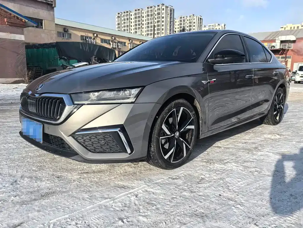 Skoda Octavia — фото 1