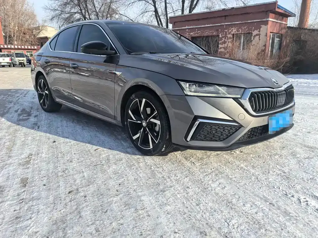 Skoda Octavia — фото 2