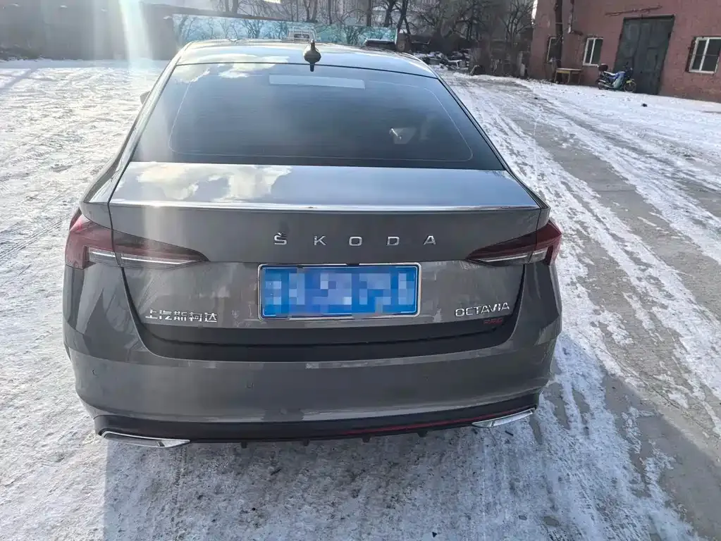 Skoda Octavia — фото 4