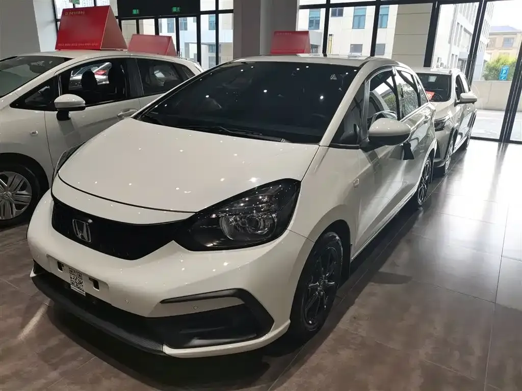 Honda Fit — фото 1