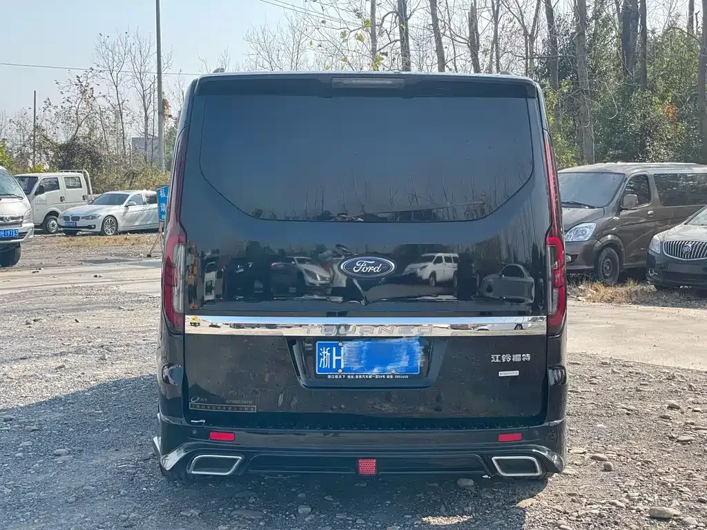 Ford Tourneo — фото 6