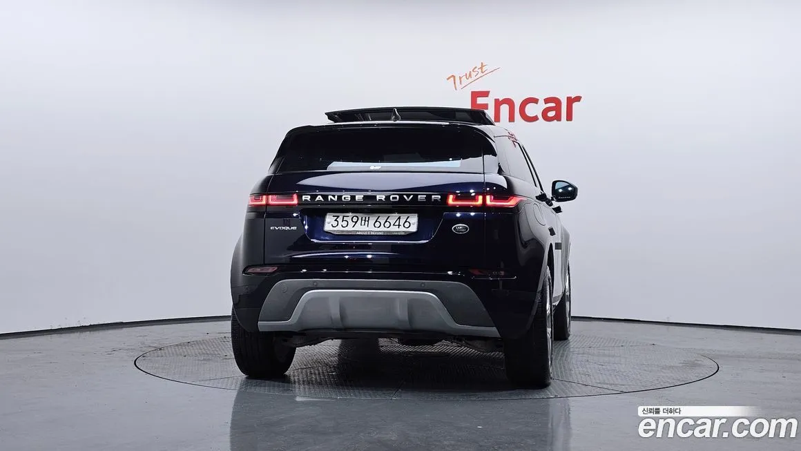 Land Rover Range Rover Evoque — фото 9