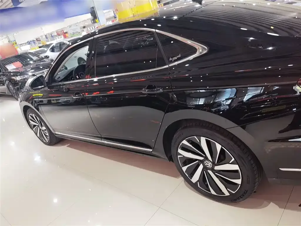 Volkswagen Passat — фото 8