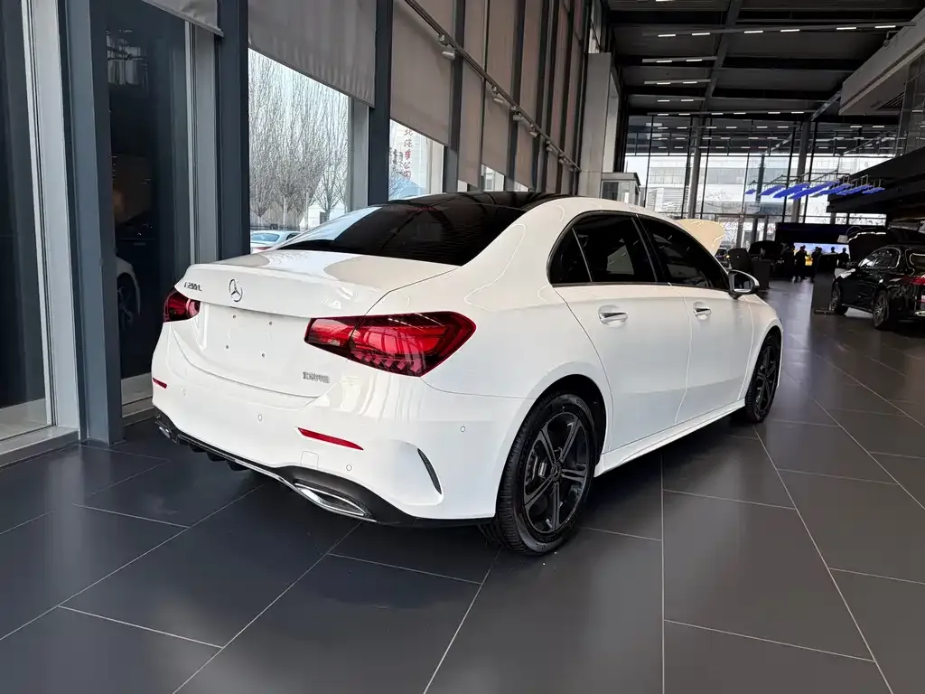 Mercedes-Benz A-Class — фото 6