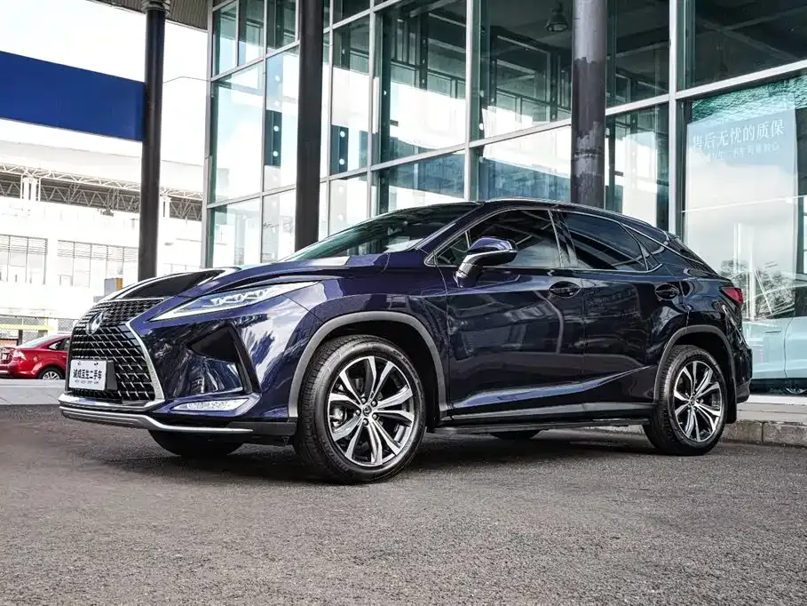 Lexus RX — фото 1