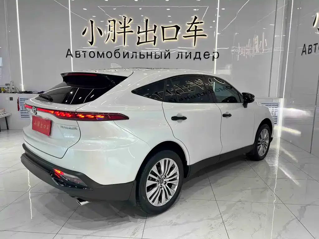 Toyota Harrier — фото 3