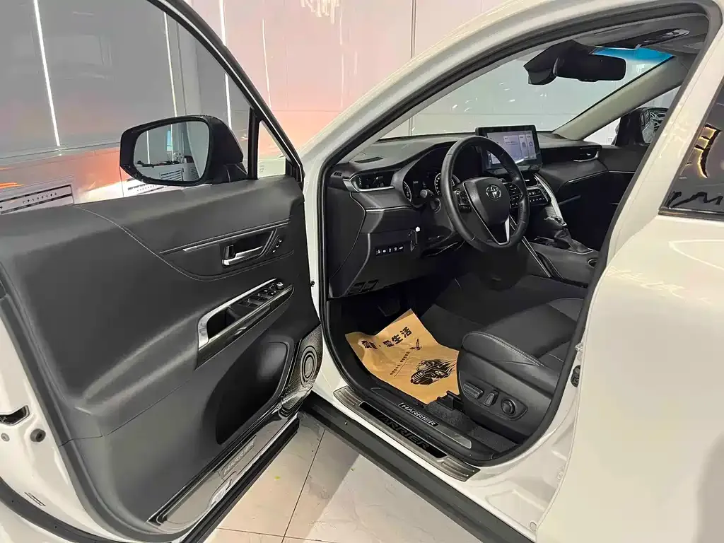 Toyota Harrier — фото 7