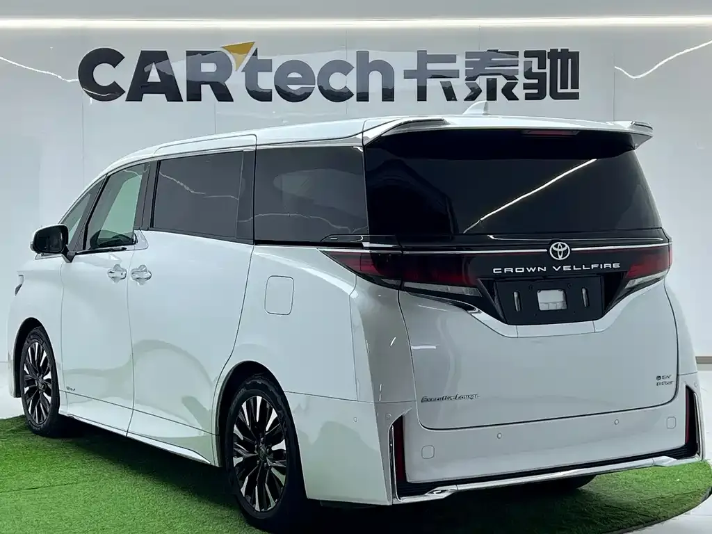 Toyota Vellfire — фото 9