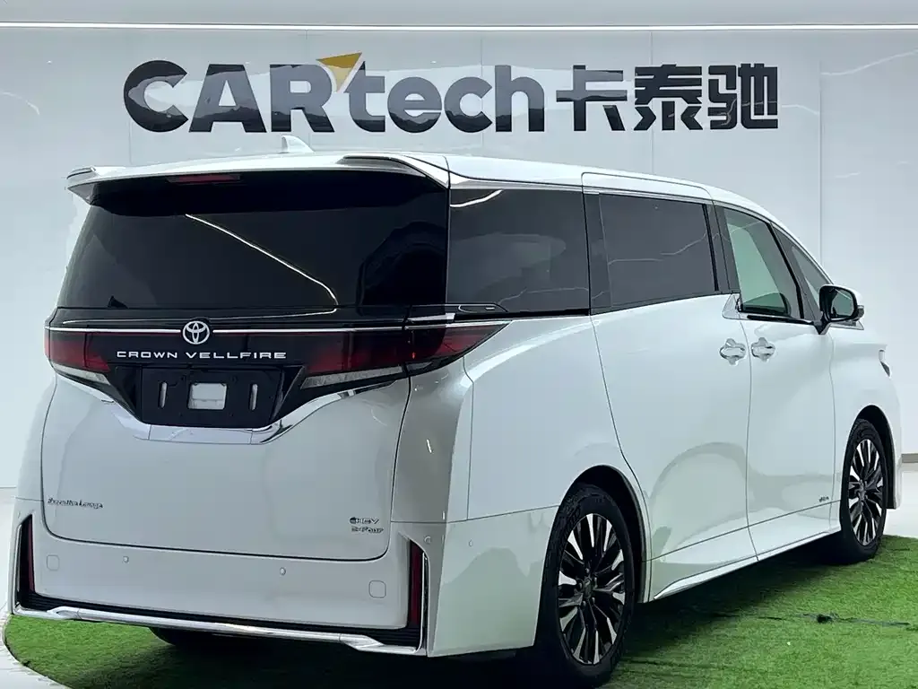 Toyota Vellfire — фото 7