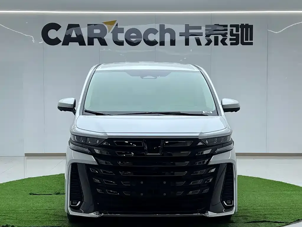 Toyota Vellfire — фото 2