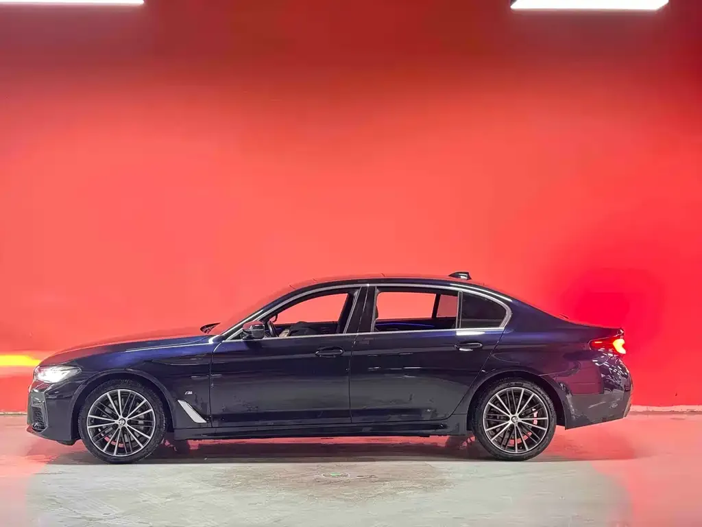BMW 5 Series — фото 2