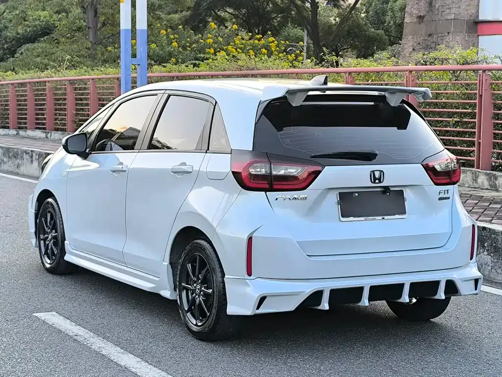 Honda Fit — фото 5