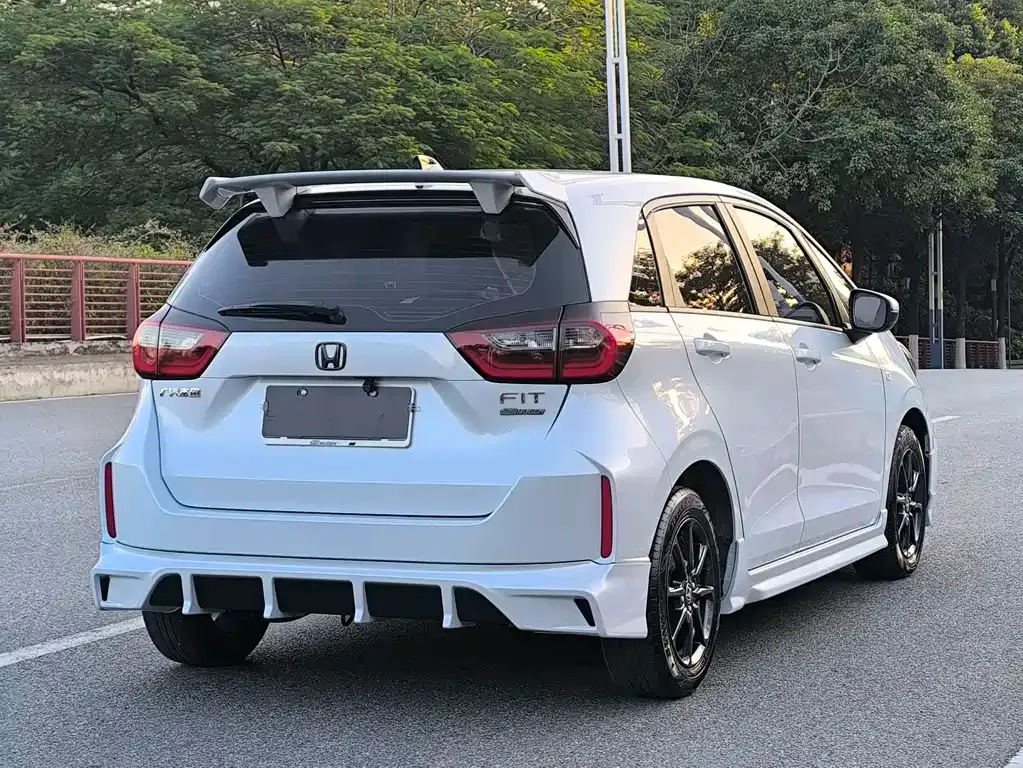 Honda Fit — фото 7