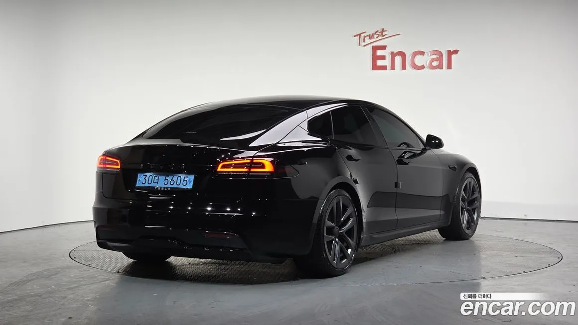 Tesla Model S — фото 2
