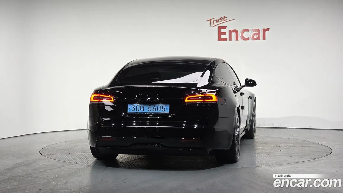Tesla Model S — фото 4