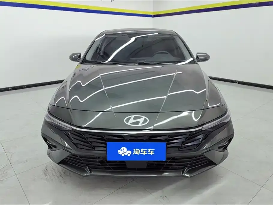 Hyundai Elantra — фото 7