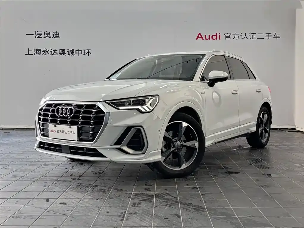 Audi Q3 — фото 1