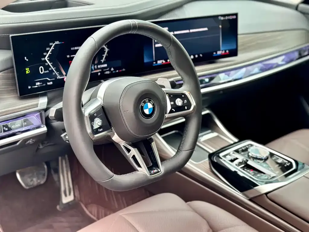 BMW 7 Series — фото 3