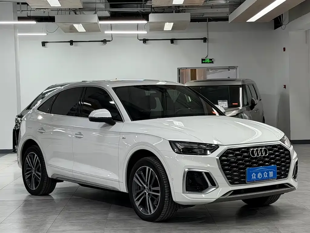 Audi Q5L Sportback — фото 8