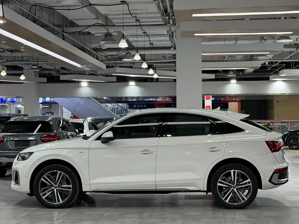 Audi Q5L Sportback — фото 10
