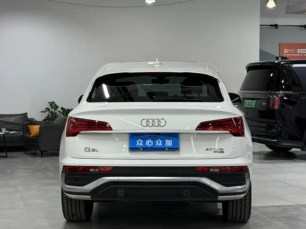 Audi Q5L Sportback — фото 4