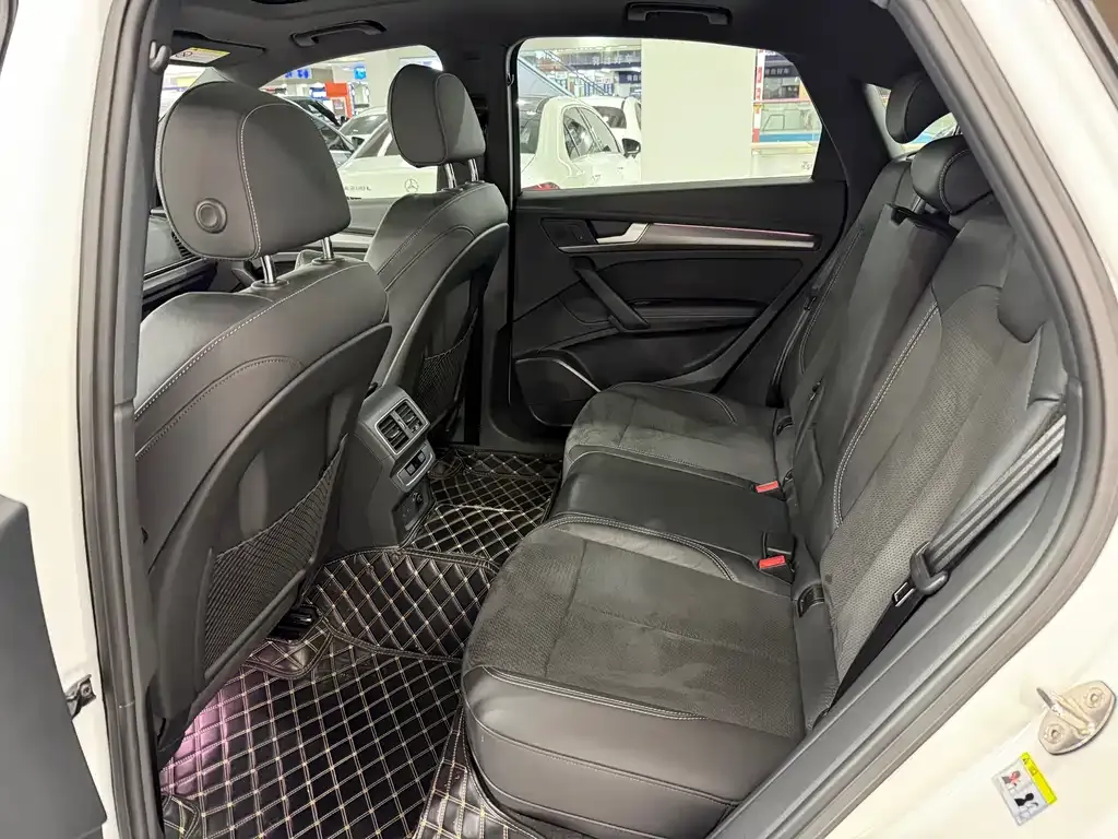 Audi Q5L Sportback — фото 7