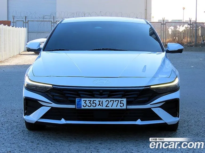 Hyundai AVANTE — фото 1