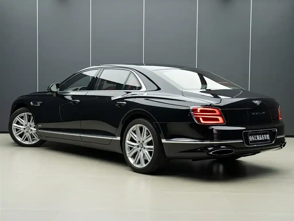 Bentley Flying Spur — фото 10