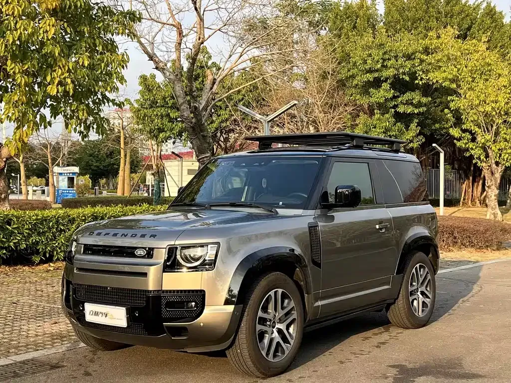 Land Rover Defender — фото 1