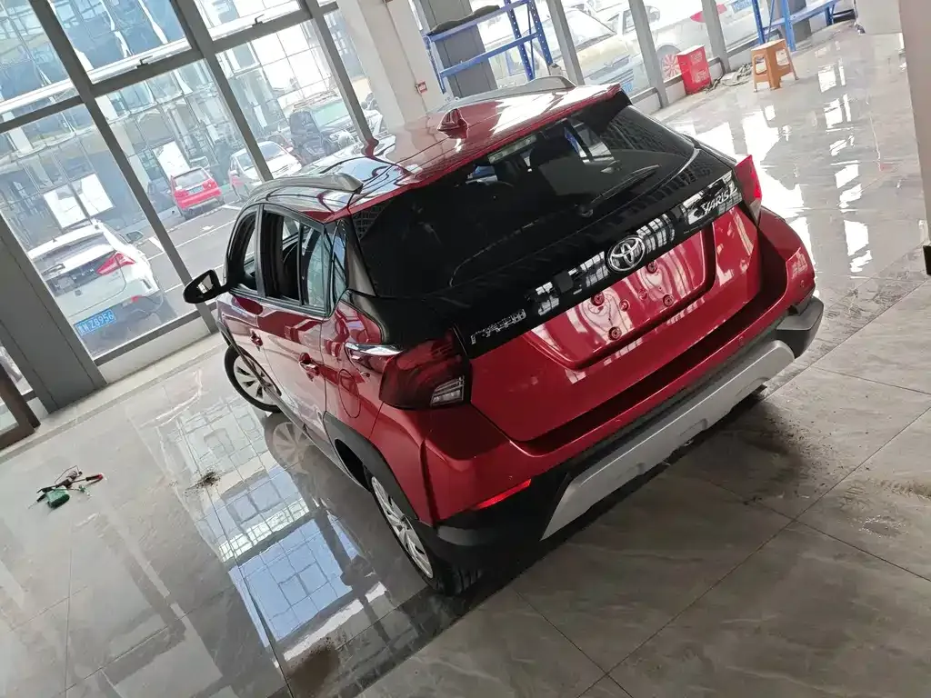 Toyota Yaris L — фото 4