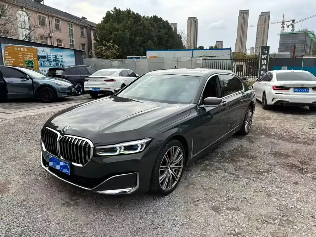 BMW 7 Series — фото 1