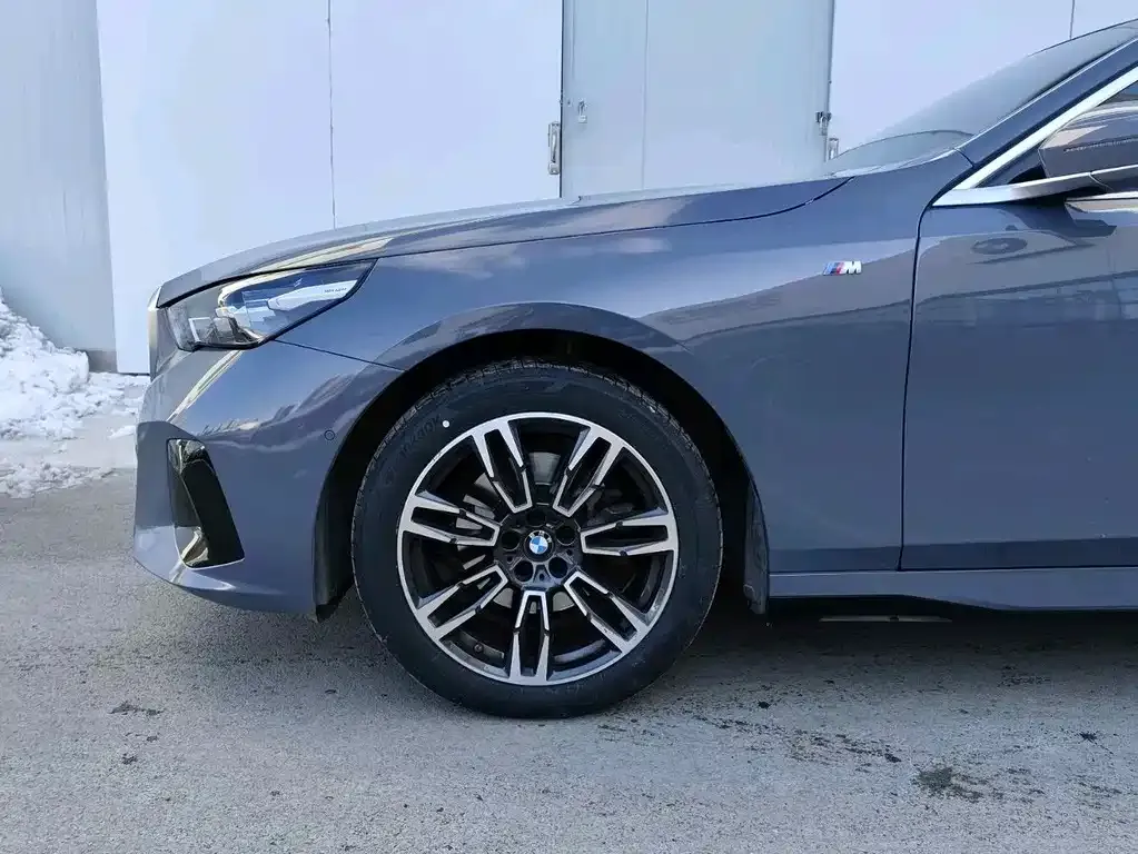 BMW 5 Series — фото 2