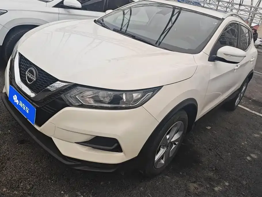 Nissan Qashqai — фото 1