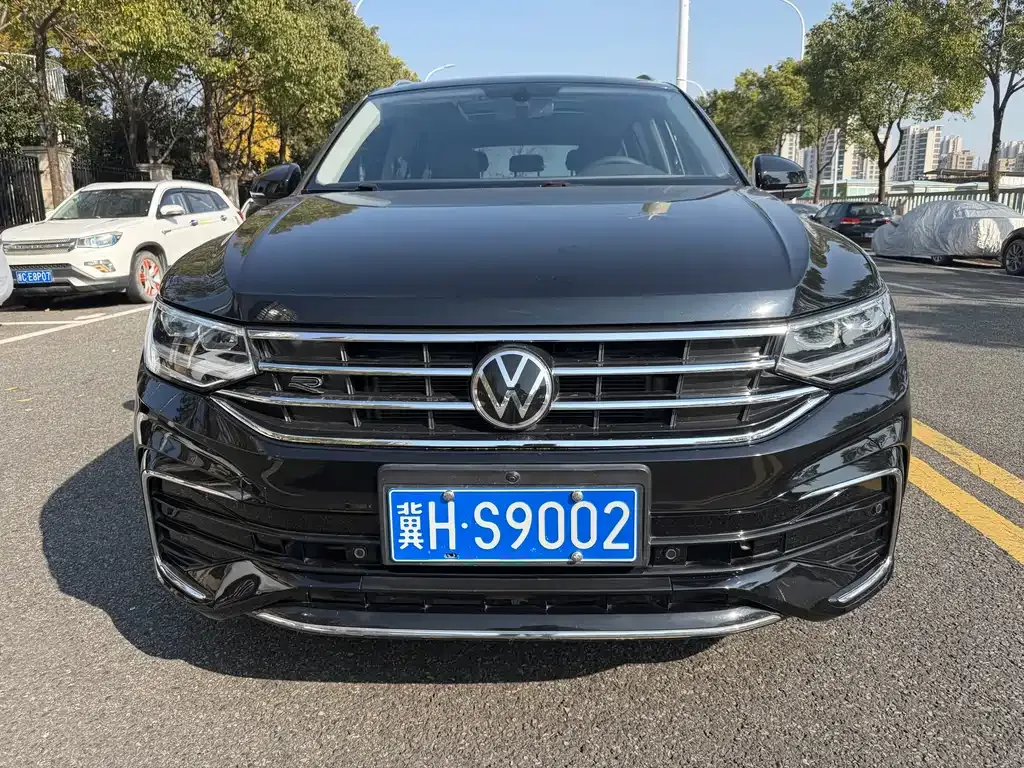 Volkswagen Tiguan L — фото 8