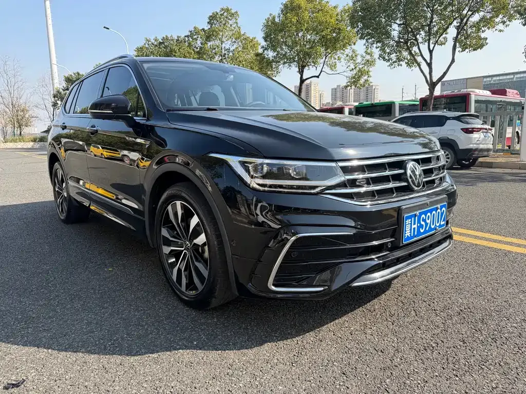 Volkswagen Tiguan L — фото 9