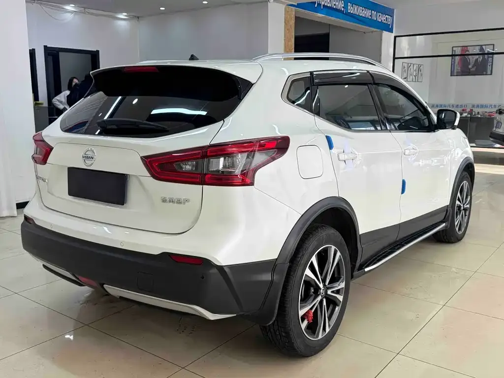 Nissan Qashqai — фото 5