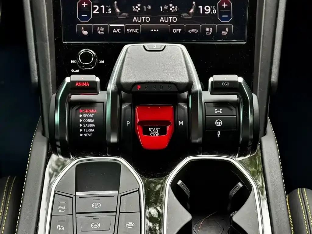 Lamborghini Urus — фото 9