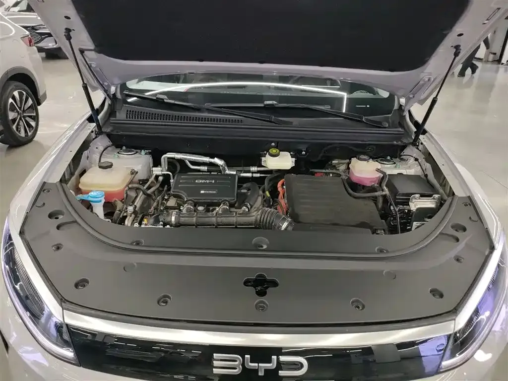 BYD Seal 05 DM-i — фото 10