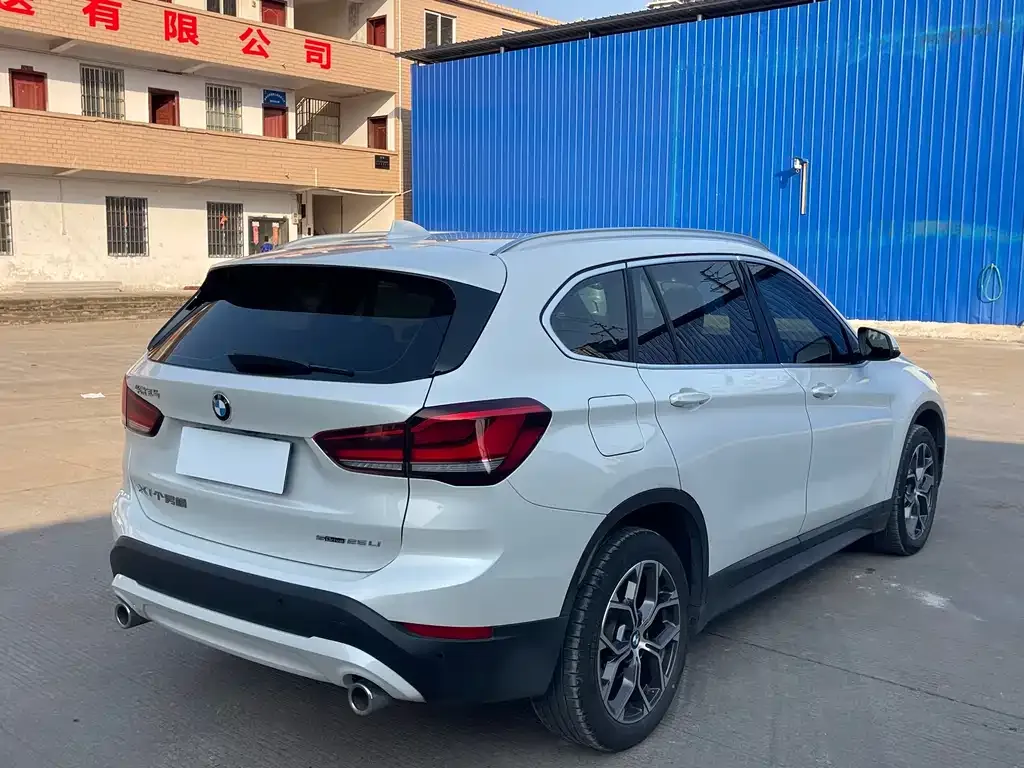 BMW X1 — фото 4