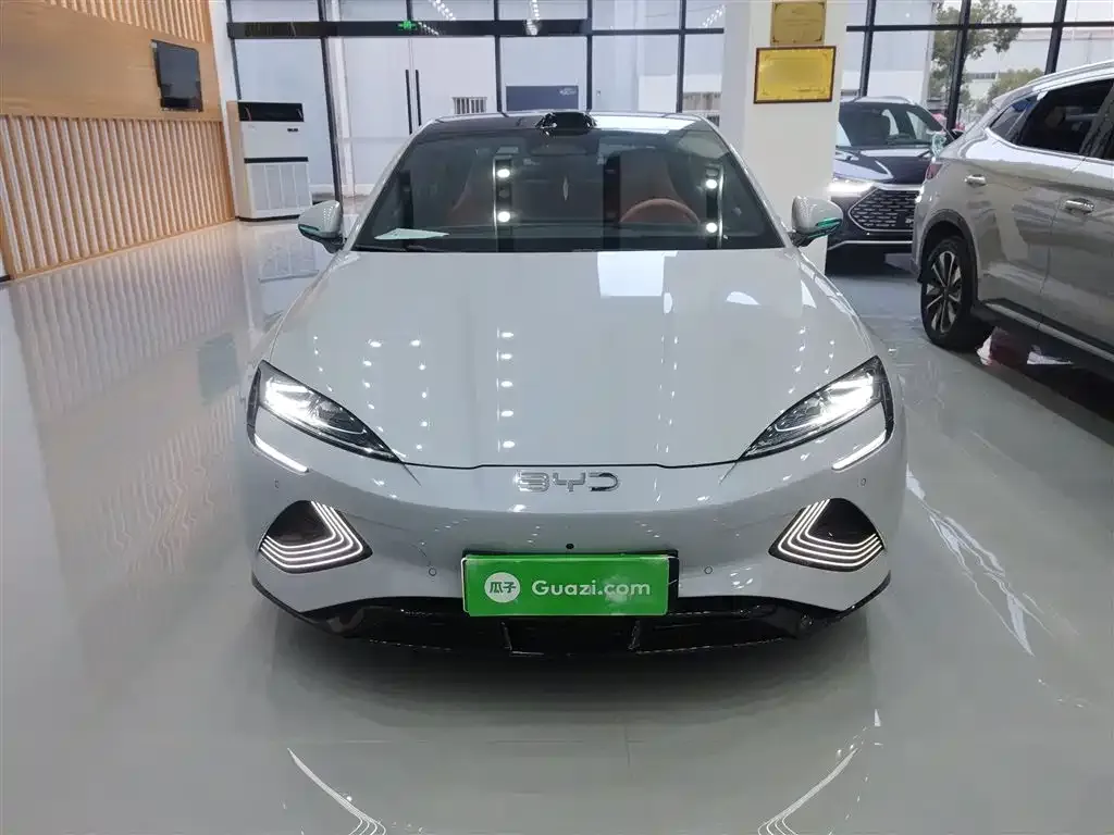 BYD Seal — фото 3