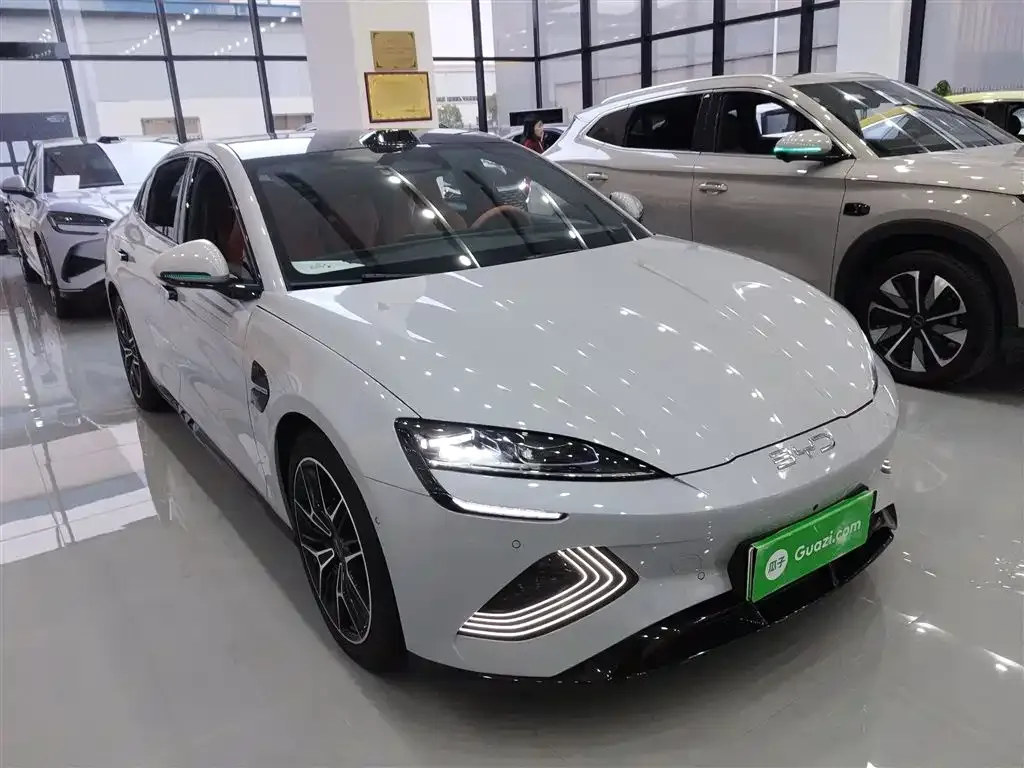 BYD Seal — фото 10