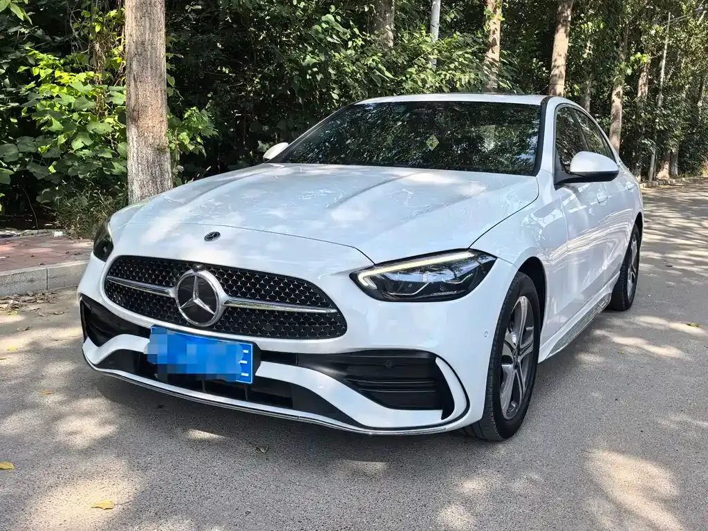 Mercedes-Benz C-Class — фото 1