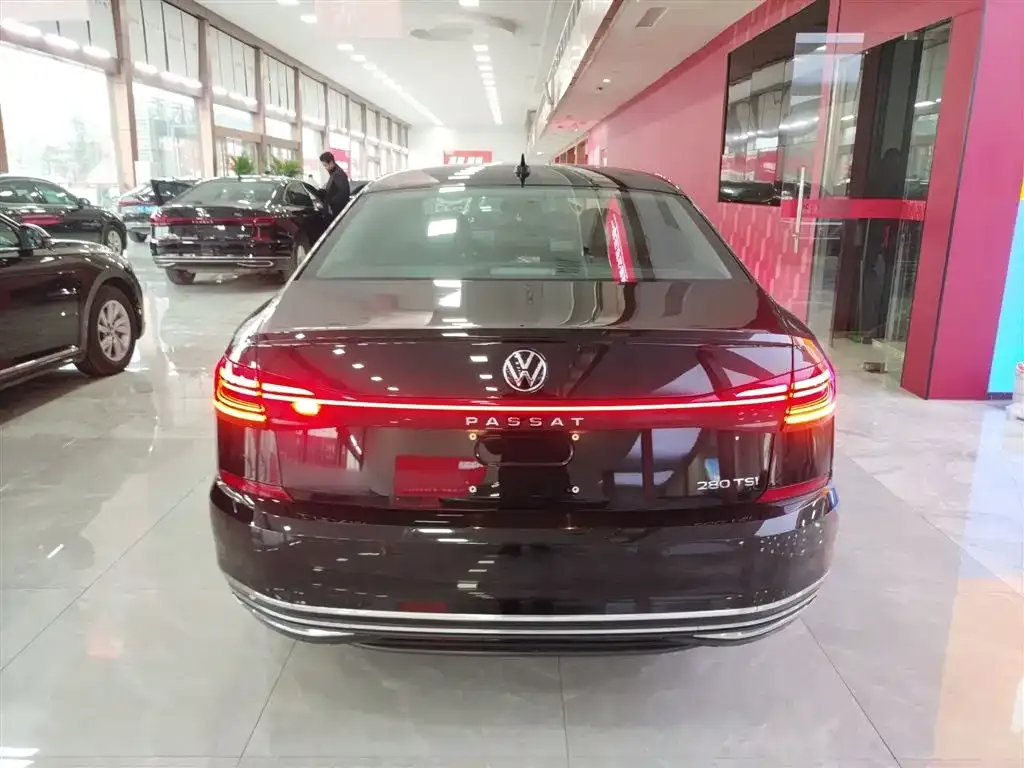 Volkswagen Passat — фото 5