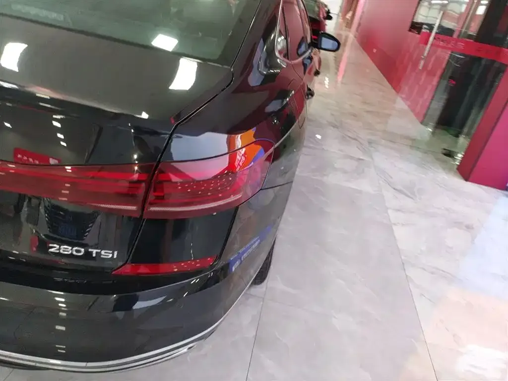 Volkswagen Passat — фото 6